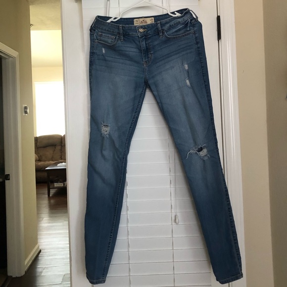 Girl’s Hollister Jeans - Picture 3 of 3